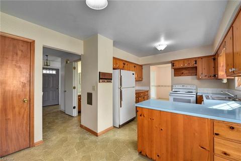 135 Brookvalley Dr, Elyria, OH 44035 photo 12