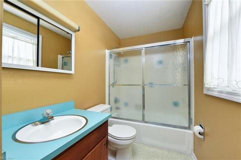 135 Brookvalley Dr, Elyria, OH 44035 photo 29