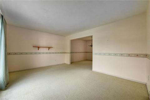 135 Brookvalley Dr, Elyria, OH 44035 photo 13