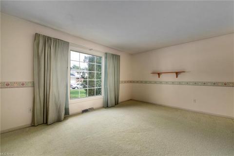 135 Brookvalley Dr, Elyria, OH 44035 photo 14
