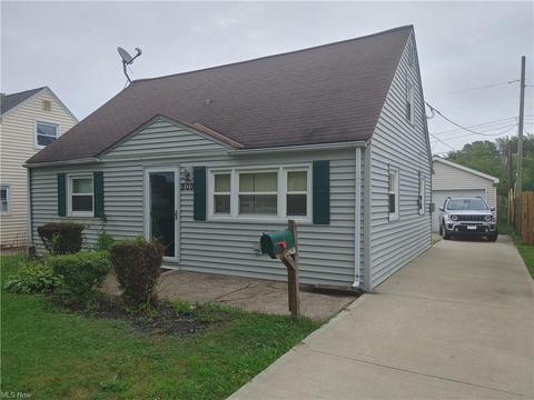 809 Euclid Ave, Lorain, OH 44052 photo 2
