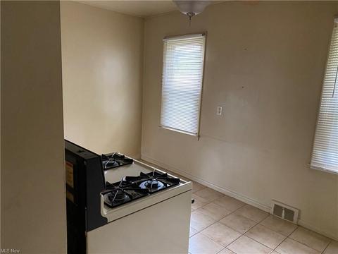 3950 Risher Rd, Youngstown, OH 44511 photo 5
