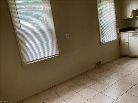 3950 Risher Rd, Youngstown, OH 44511 photo 6