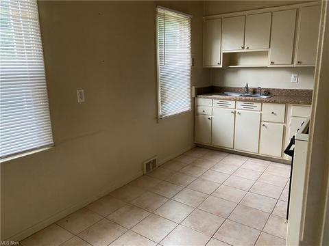 3950 Risher Rd, Youngstown, OH 44511 photo 7