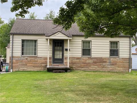 3950 Risher Rd, Youngstown, OH 44511 photo 2