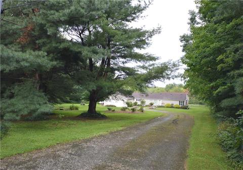 7025 Ledge Rd, Thompson, OH 44086 photo 2