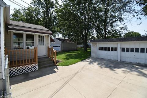 448 E 275 St, Euclid, OH 44132 photo 32