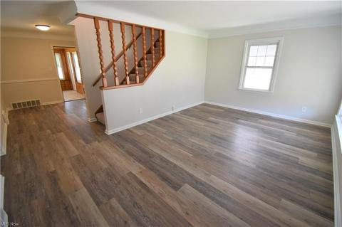 448 E 275 St, Euclid, OH 44132 photo 7