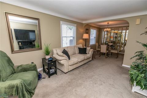 7213 Greenleaf Ave, Parma, OH 44130 photo 8
