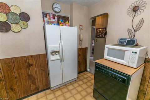 7213 Greenleaf Ave, Parma, OH 44130 photo 17