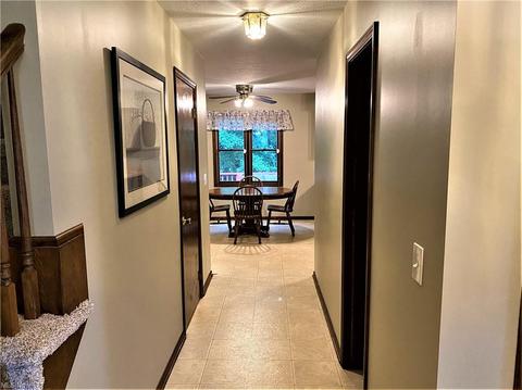 3475 Pasadena Dr, Seven Hills, OH 44131 photo 2