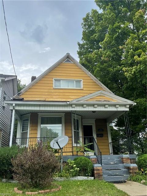 224 E Summit St, Alliance, OH 44601 photo 1