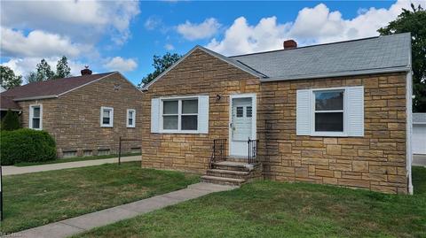 751 E 258th St, Euclid, OH 44132 photo 2
