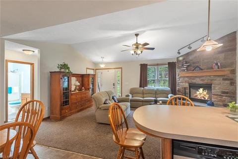 962 Sunset Cir, Roaming Shores, OH 44085 photo 14