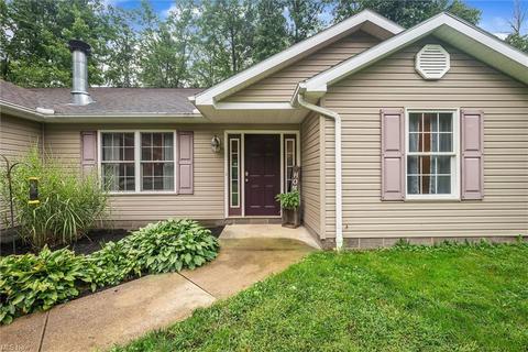962 Sunset Cir, Roaming Shores, OH 44085 photo 5