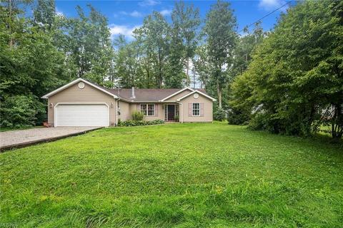 962 Sunset Cir, Roaming Shores, OH 44085 photo 2
