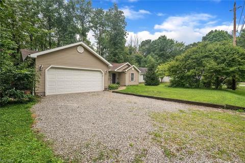 962 Sunset Cir, Roaming Shores, OH 44085 photo 3