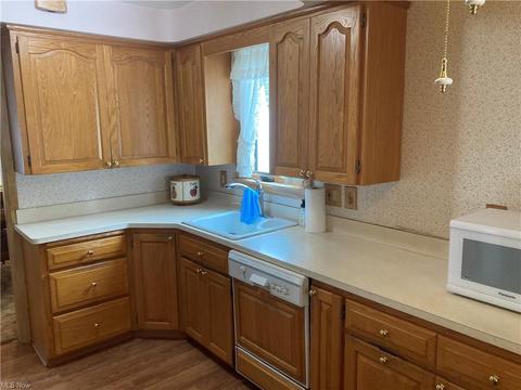 373 E 280th St, Euclid, OH 44132 photo 4