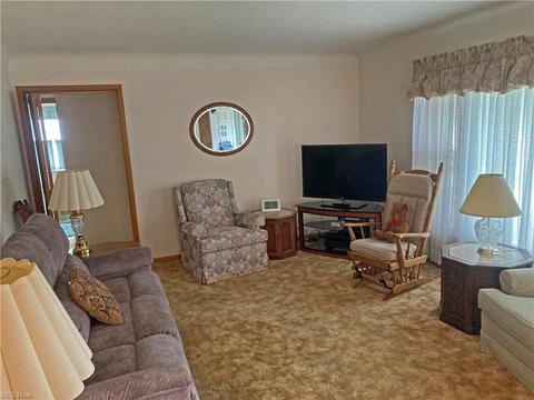 373 E 280th St, Euclid, OH 44132 photo 8