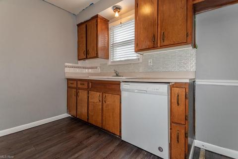 709 E 249th St, Euclid, OH 44123 photo 6