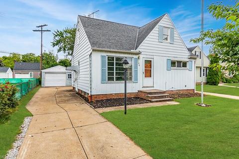 709 E 249th St, Euclid, OH 44123 photo 1