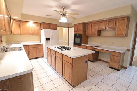 5811 Cherrywood Dr, Boardman, OH 44512 photo 5