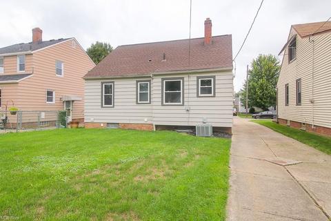 8115 Covington Ave, Parma, OH 44129 photo 3