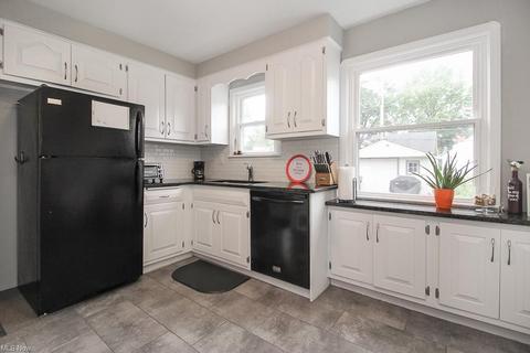 8115 Covington Ave, Parma, OH 44129 photo 7