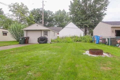 8115 Covington Ave, Parma, OH 44129 photo 4