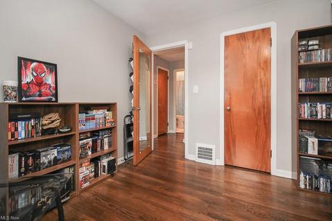8115 Covington Ave, Parma, OH 44129 photo 17