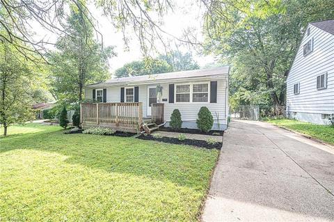 1149 Madrid Dr, Akron, OH 44313 photo 1