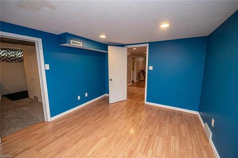 1149 Madrid Dr, Akron, OH 44313 photo 27