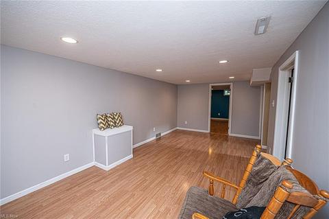 1149 Madrid Dr, Akron, OH 44313 photo 23