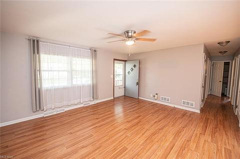 1149 Madrid Dr, Akron, OH 44313 photo 8