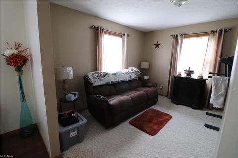 5375 Savannah Dr, Ashtabula, OH 44004 photo 2