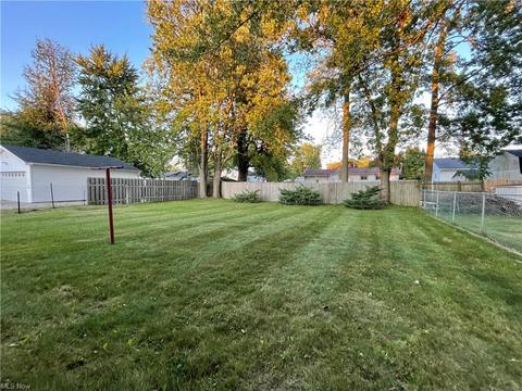 1810 Allen Ave, Ashtabula, OH 44004 photo 2