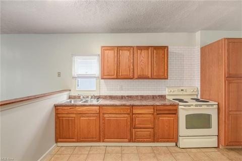 124 Grant St, Elyria, OH 44035 photo 9