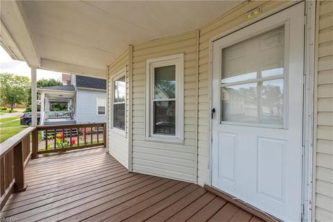 124 Grant St, Elyria, OH 44035 photo 2