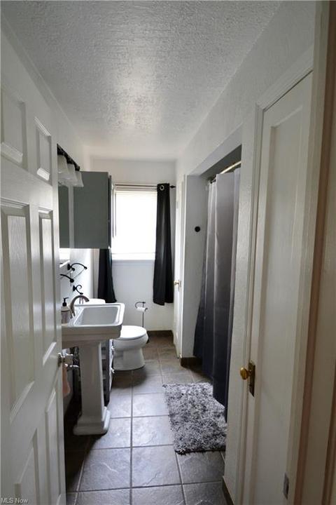 21 E Lewis St, Struthers, OH 44471 photo 7
