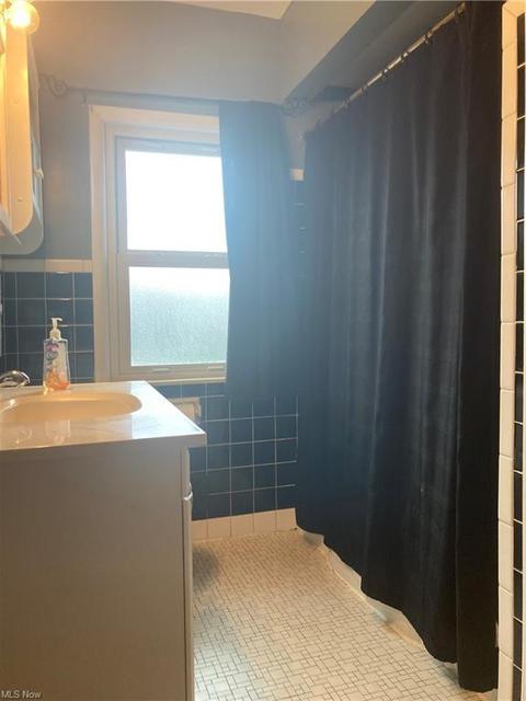 5806 Ackley Rd, Parma, OH 44129 photo 11