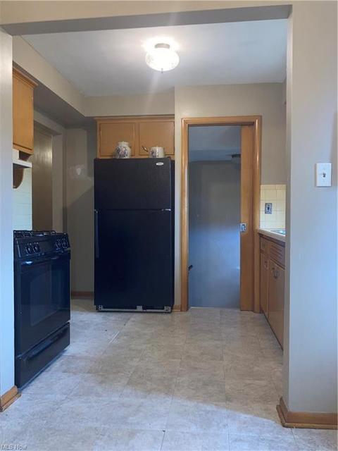 5806 Ackley Rd, Parma, OH 44129 photo 5