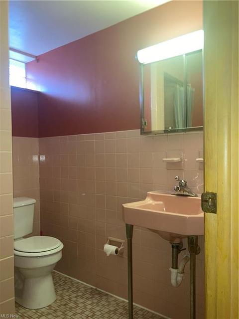5806 Ackley Rd, Parma, OH 44129 photo 15