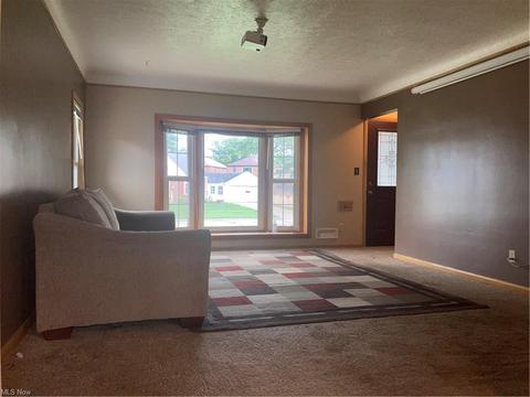 5806 Ackley Rd, Parma, OH 44129 photo 3