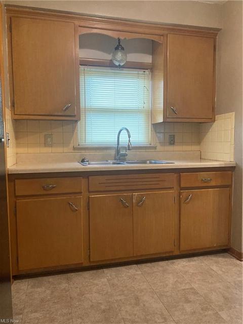 5806 Ackley Rd, Parma, OH 44129 photo 6