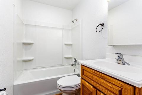 431 Beebe Ave, Elyria, OH 44035 photo 13