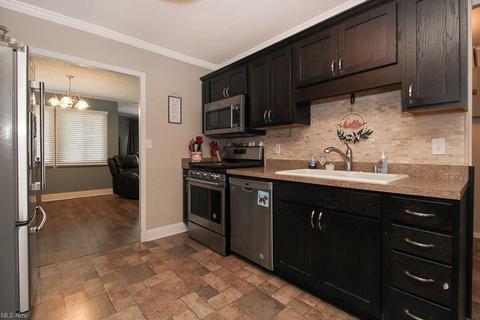 466 Olivet Dr, Elyria, OH 44035 photo 10