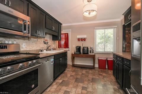 466 Olivet Dr, Elyria, OH 44035 photo 6