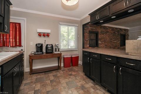 466 Olivet Dr, Elyria, OH 44035 photo 9