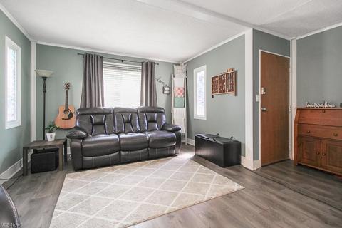 466 Olivet Dr, Elyria, OH 44035 photo 4