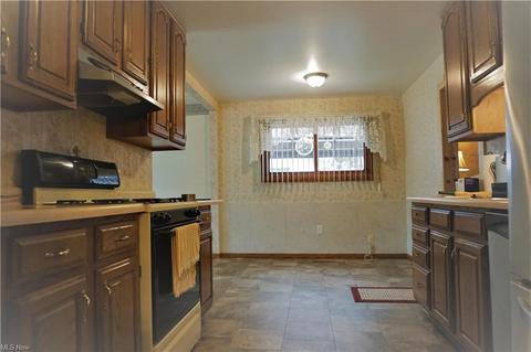 172 Nottingham Dr, Elyria, OH 44035 photo 5